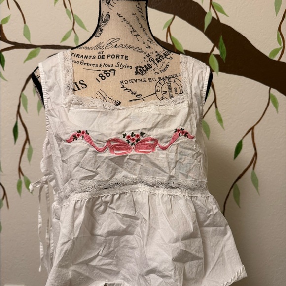 Cider Tops - Cider White Top with Delicate Pink Details
